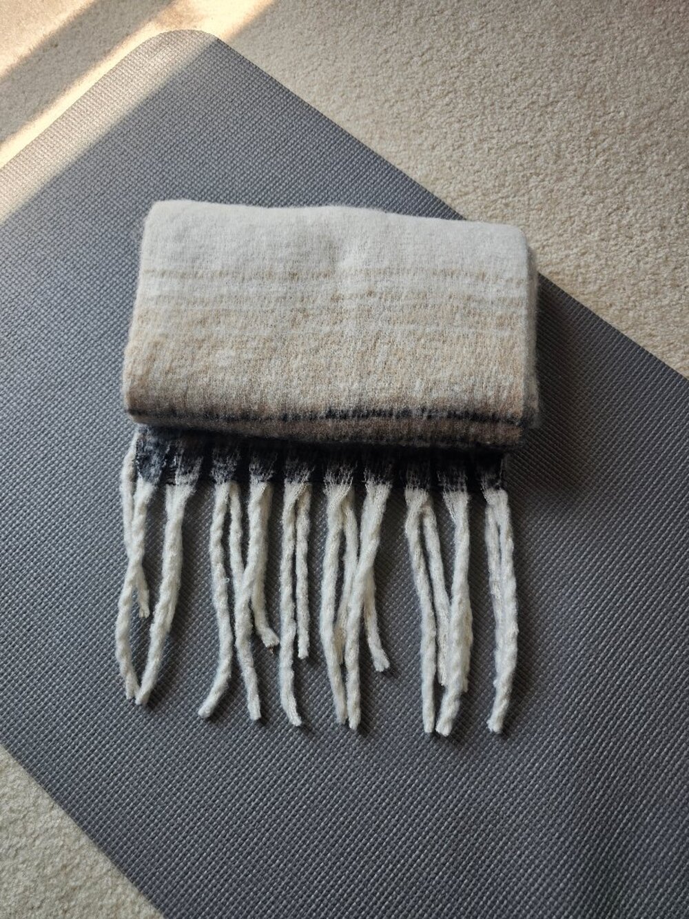 NWT Old navy winter scarf one size approximately 7 ft x 1 ft.